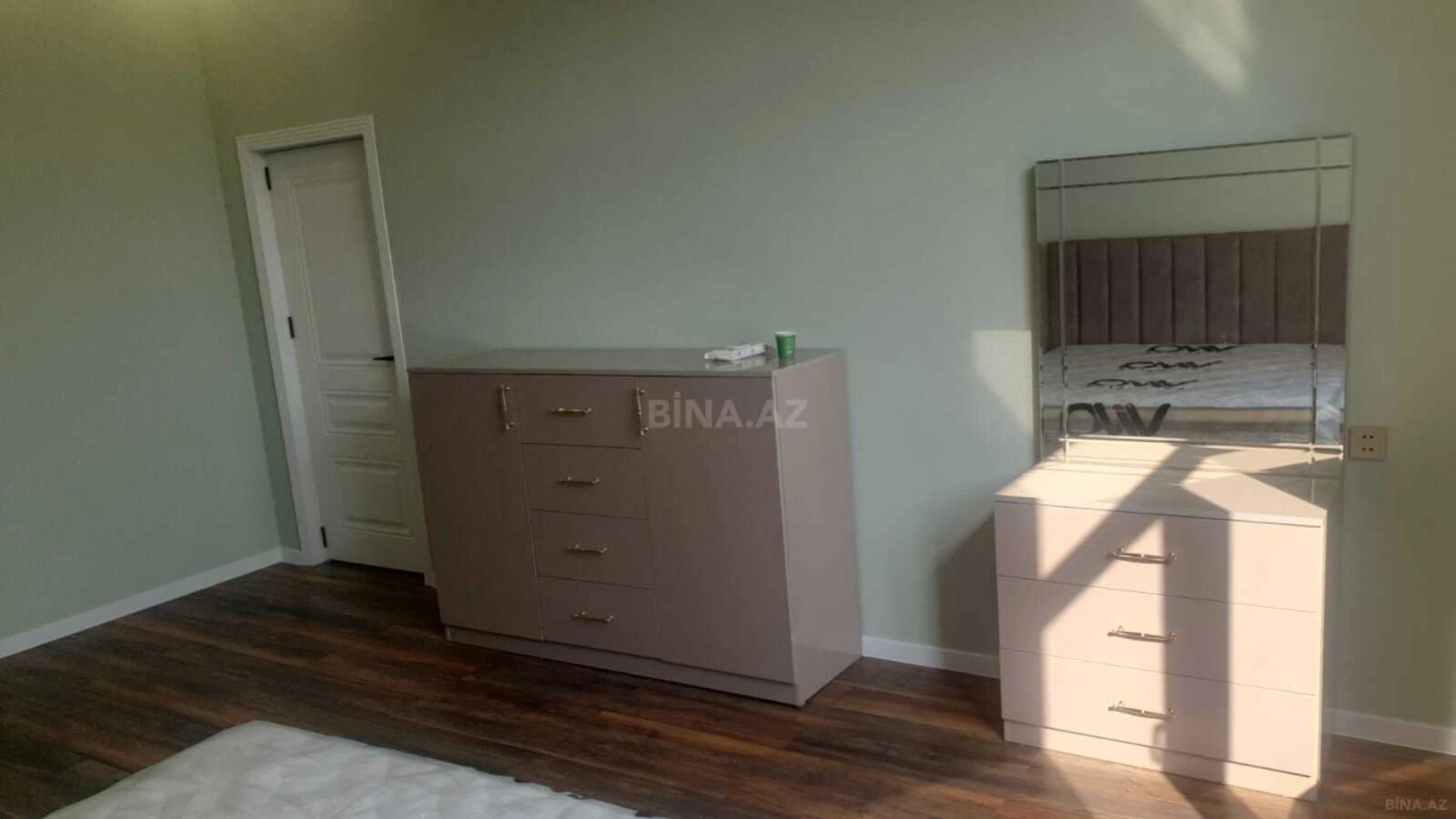 Satılır 4 otaqlı həyət evi 200 m²