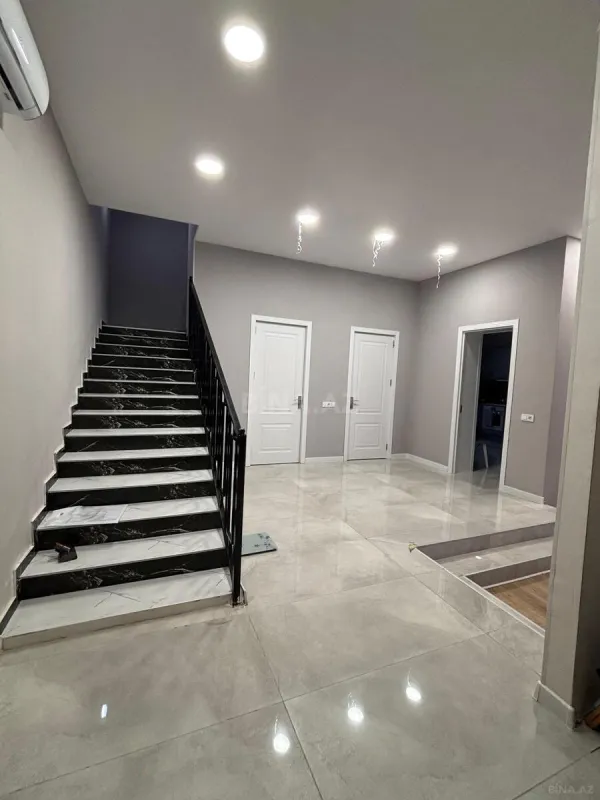 Satılır 5 otaqlı həyət evi 175 m²
