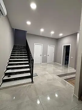 Satılır 5 otaqlı həyət evi 175 m²