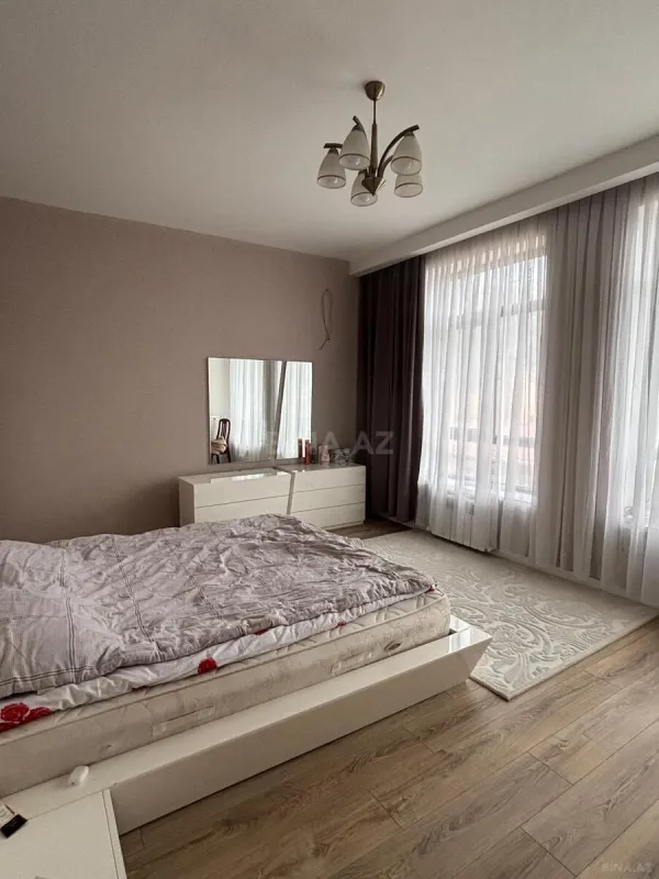 Satılır 5 otaqlı həyət evi 175 m²