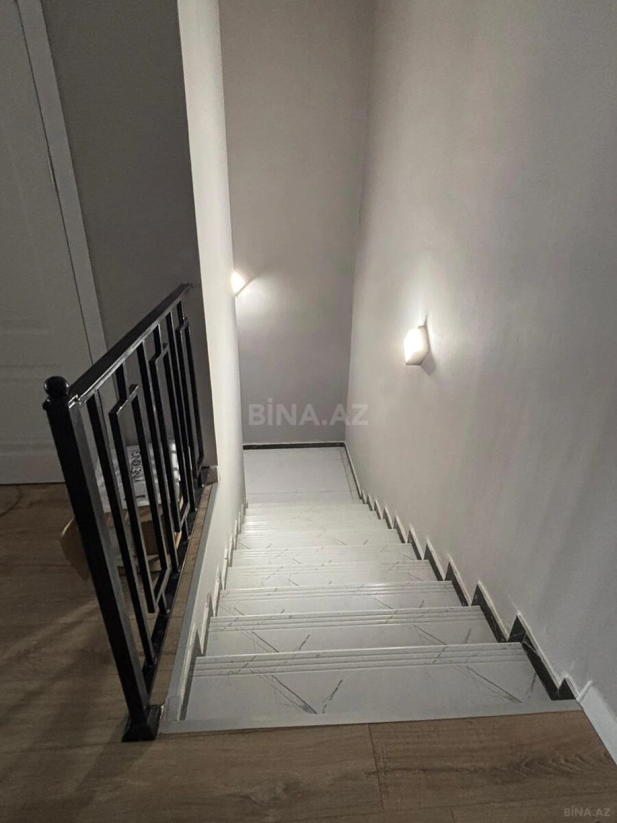 Satılır 5 otaqlı həyət evi 175 m²