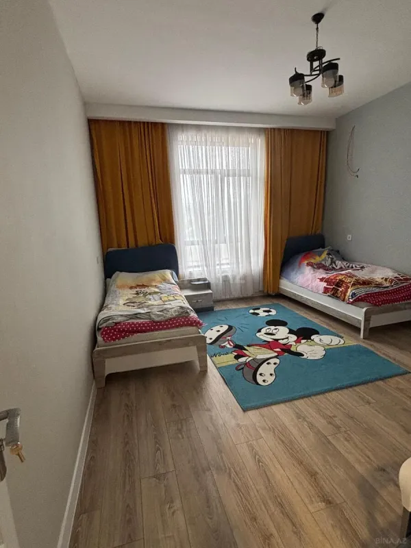 Satılır 5 otaqlı həyət evi 175 m²