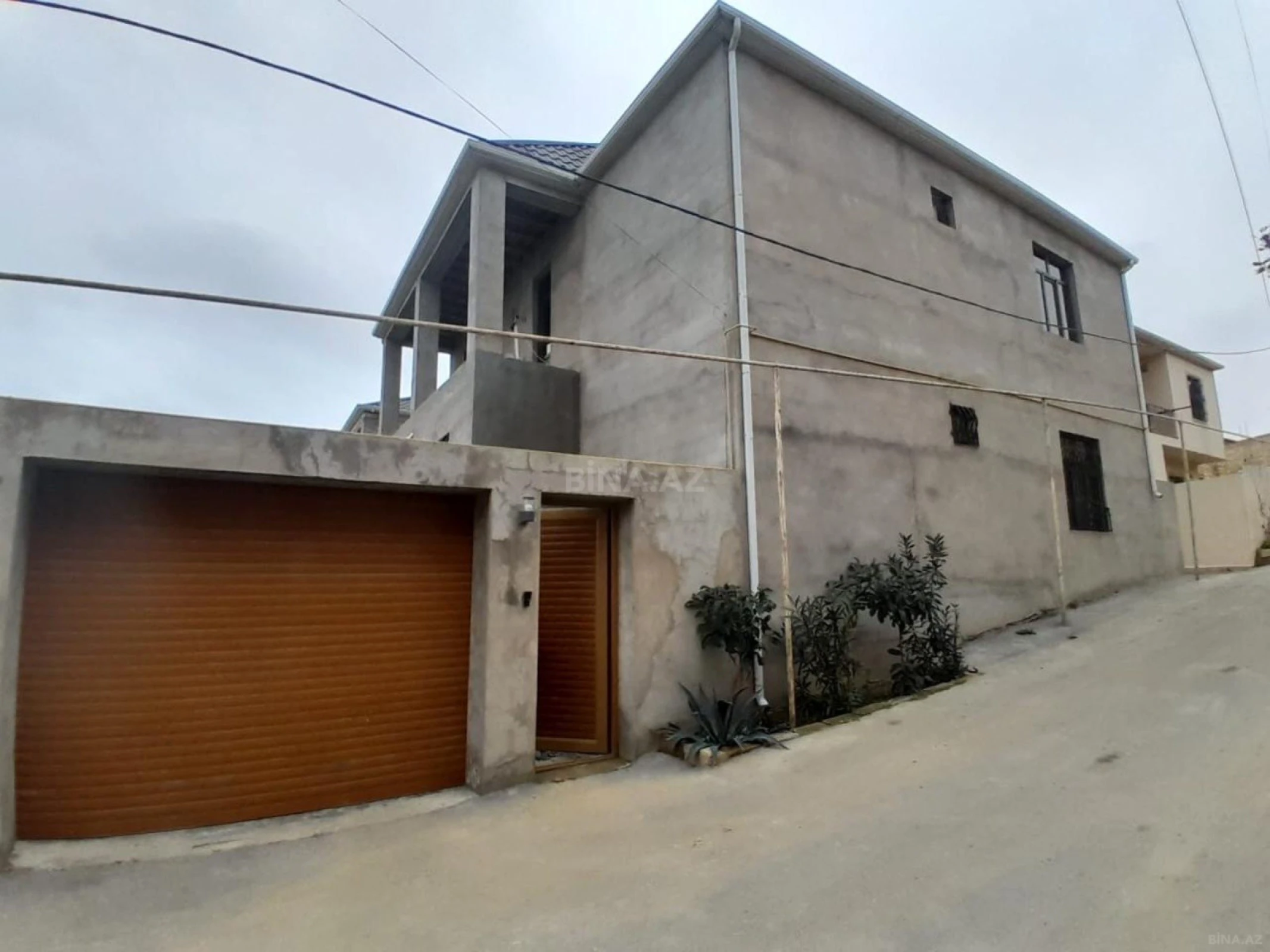 Satılır 7 otaqlı həyət evi 220 m²