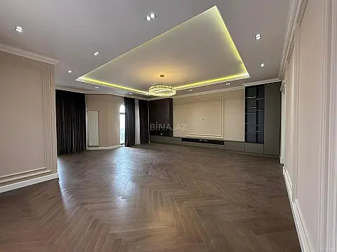 Satılır 4 otaqlı mənzil 235 m²
