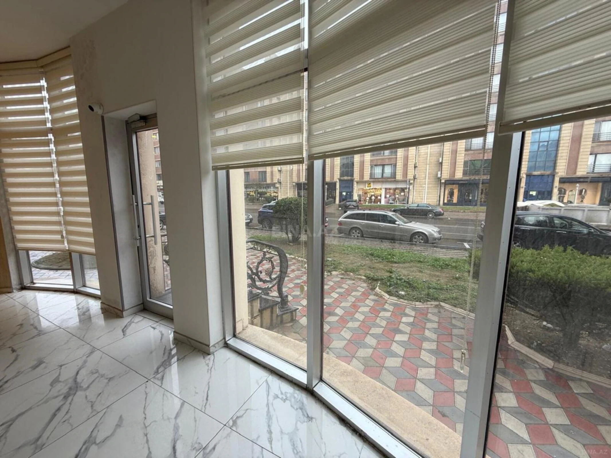 Kirayə verilir obyekt 300 m²