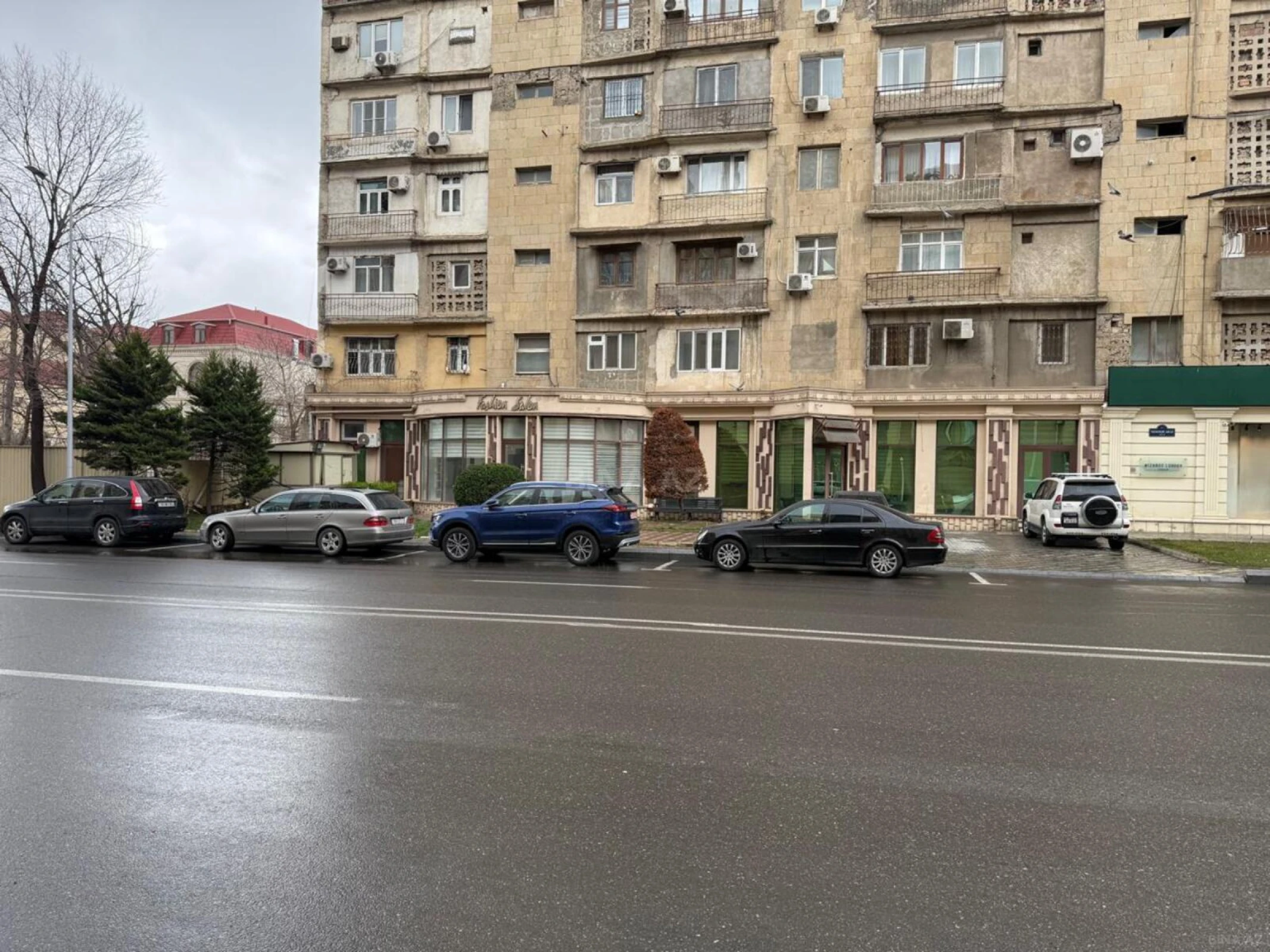 Kirayə verilir obyekt 300 m²