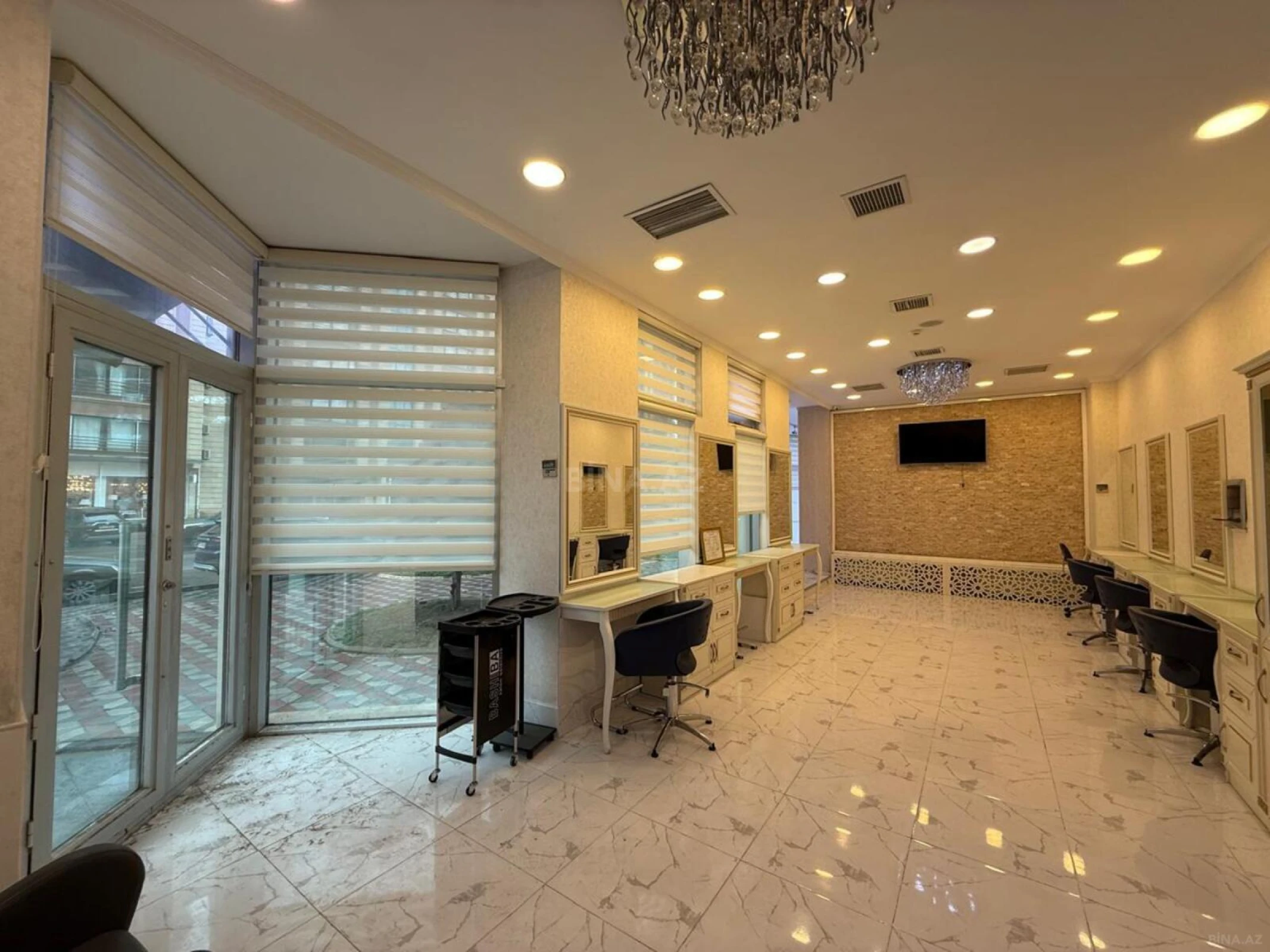 Kirayə verilir obyekt 300 m²