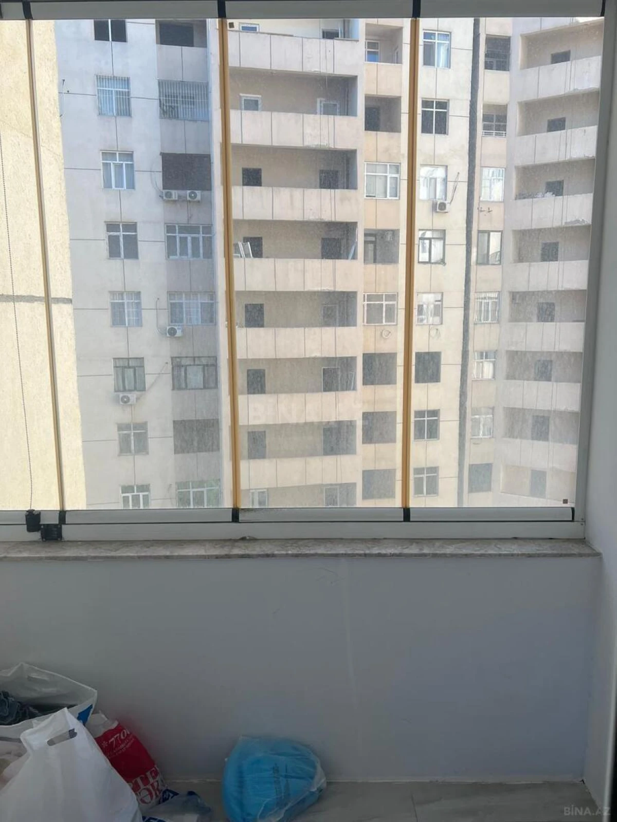 Satılır 3 otaqlı mənzil 145 m²