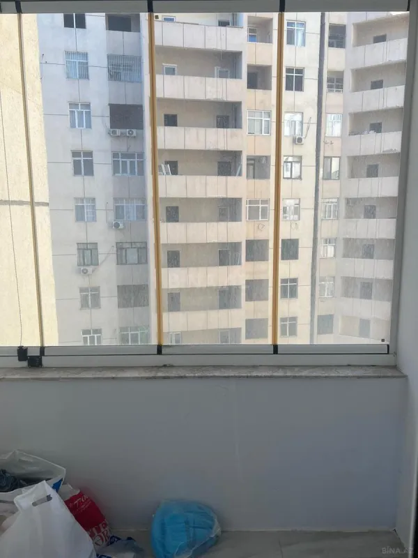 Satılır 3 otaqlı mənzil 145 m²