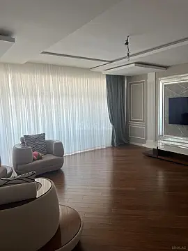 Satılır 3 otaqlı mənzil 145 m²