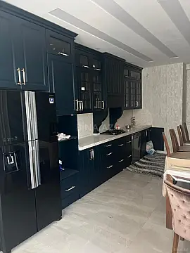 Satılır 3 otaqlı mənzil 145 m²