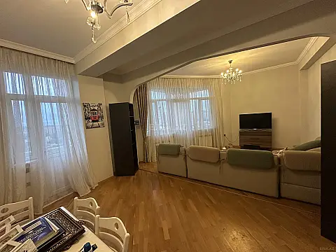 Kirayə verilir 3 otaqlı mənzil 120 m² — Bakı, Nərimanov 3 otaq 120.00 m²