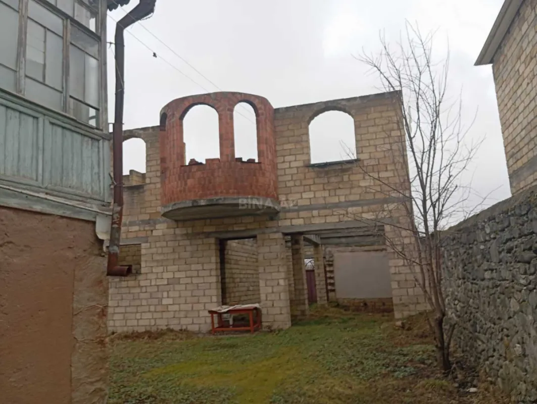 Satılır 3 otaqlı həyət evi 100 m²