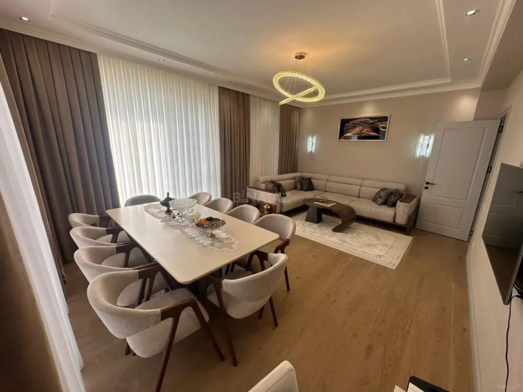 Satılır 4 otaqlı mənzil 120 m²