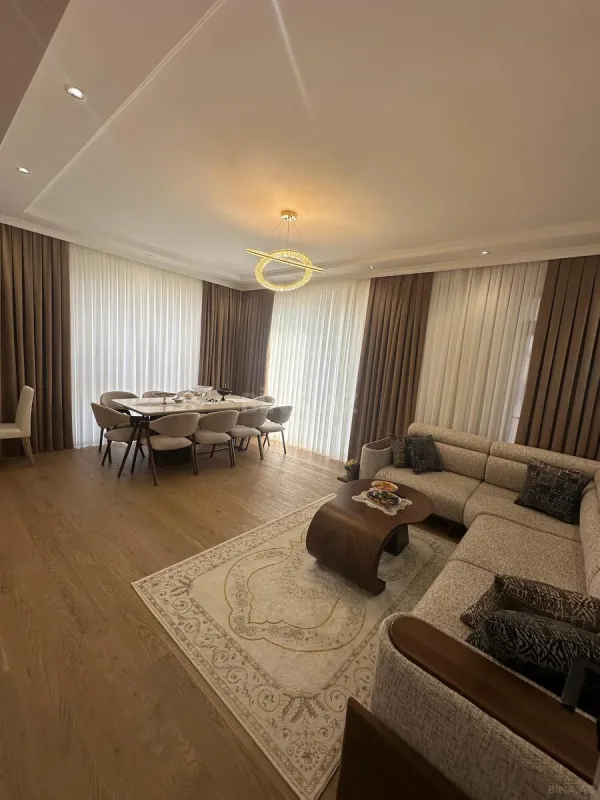 Satılır 4 otaqlı mənzil 120 m²