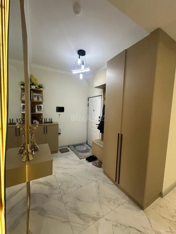 Satılır 4 otaqlı mənzil 120 m²