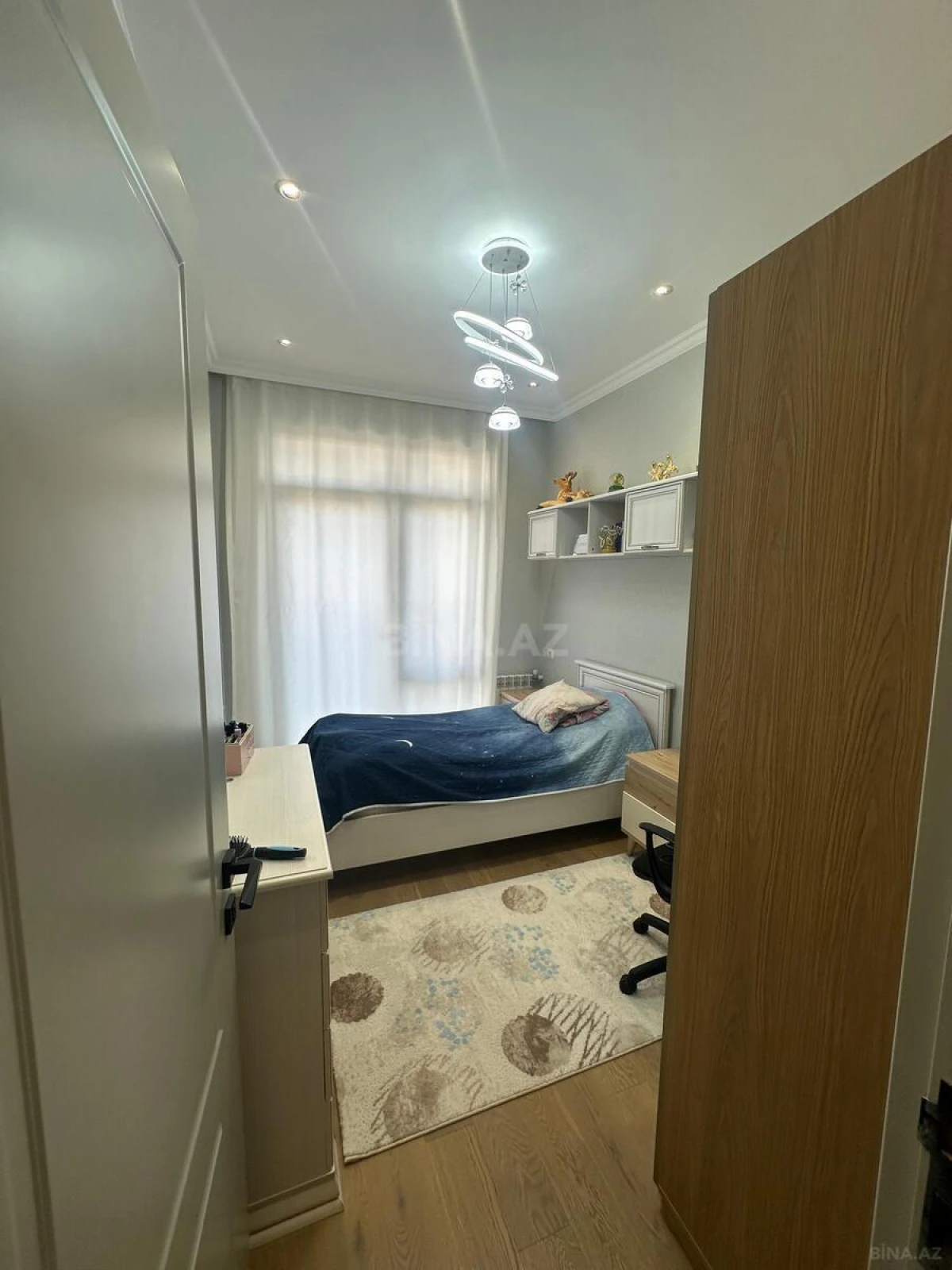 Satılır 4 otaqlı mənzil 120 m²