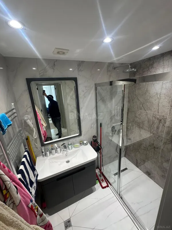 Satılır 4 otaqlı mənzil 120 m²