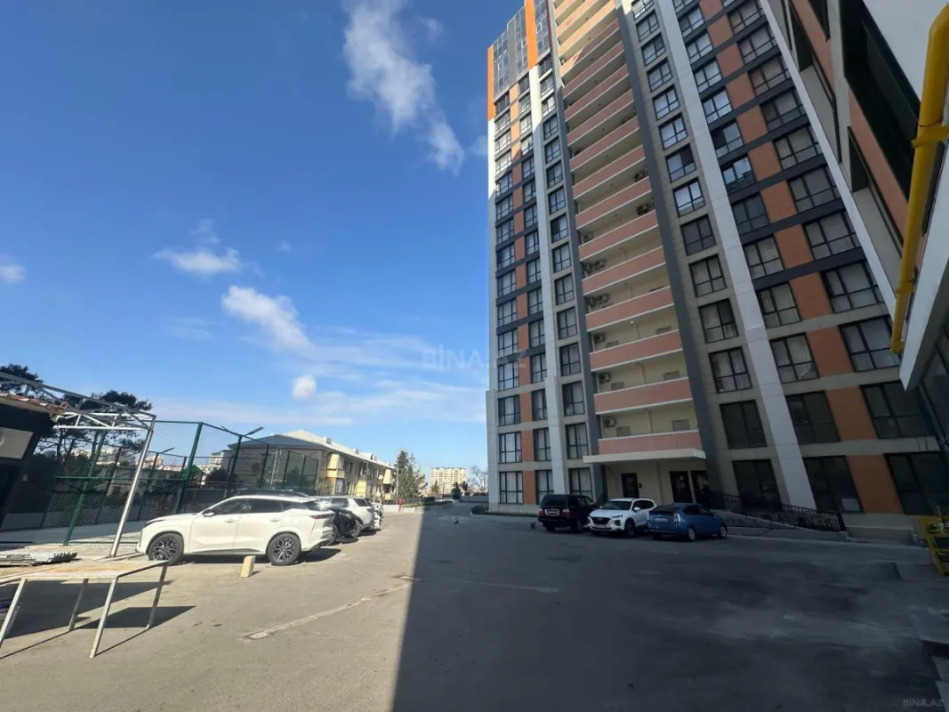 Satılır 4 otaqlı mənzil 120 m²