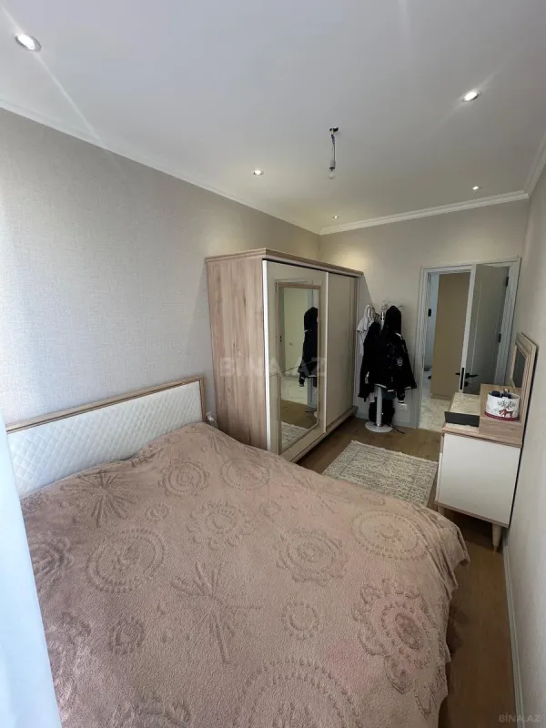 Satılır 4 otaqlı mənzil 120 m²