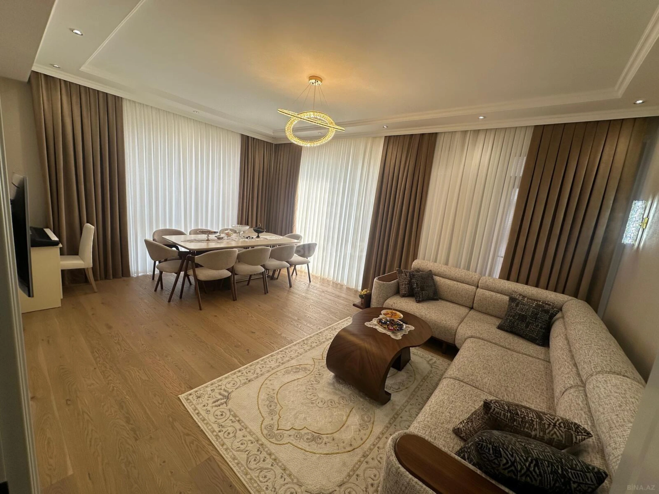 Satılır 4 otaqlı mənzil 120 m²