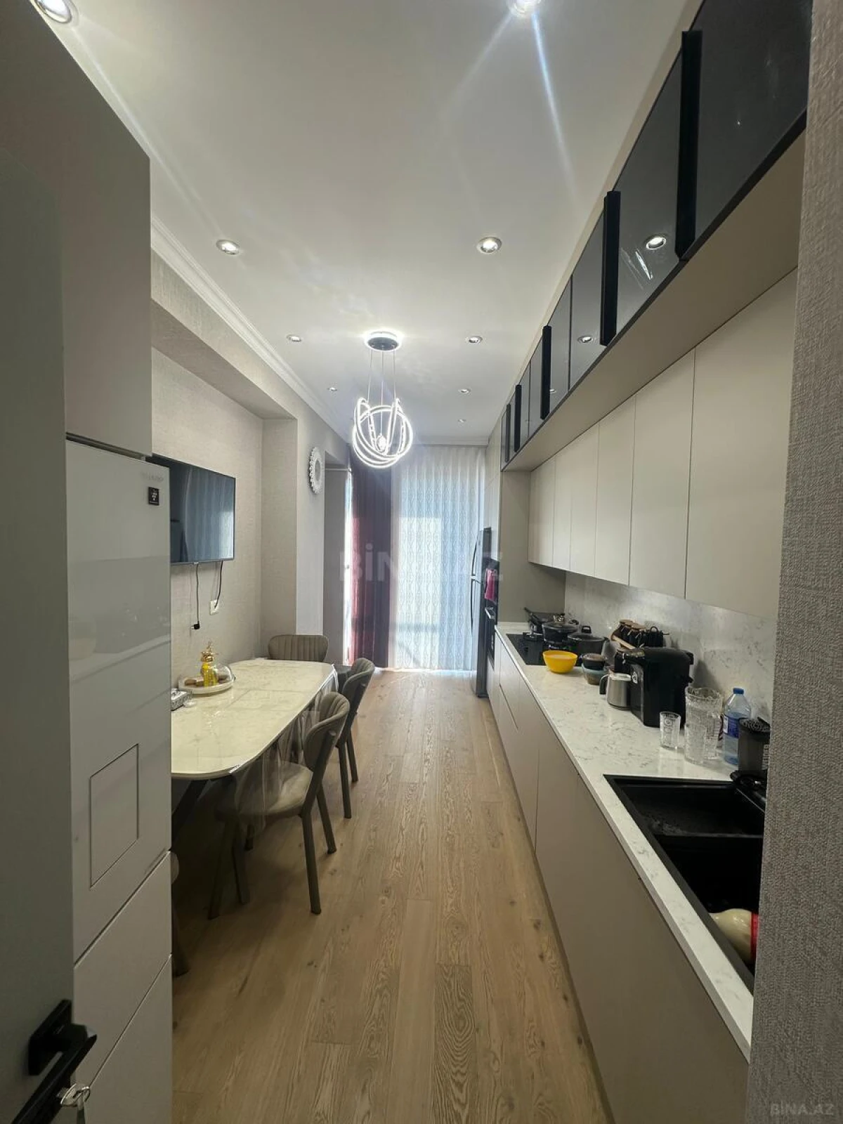 Satılır 4 otaqlı mənzil 120 m²