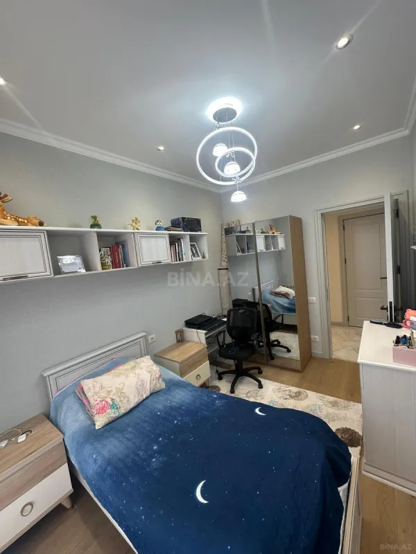 Satılır 4 otaqlı mənzil 120 m²