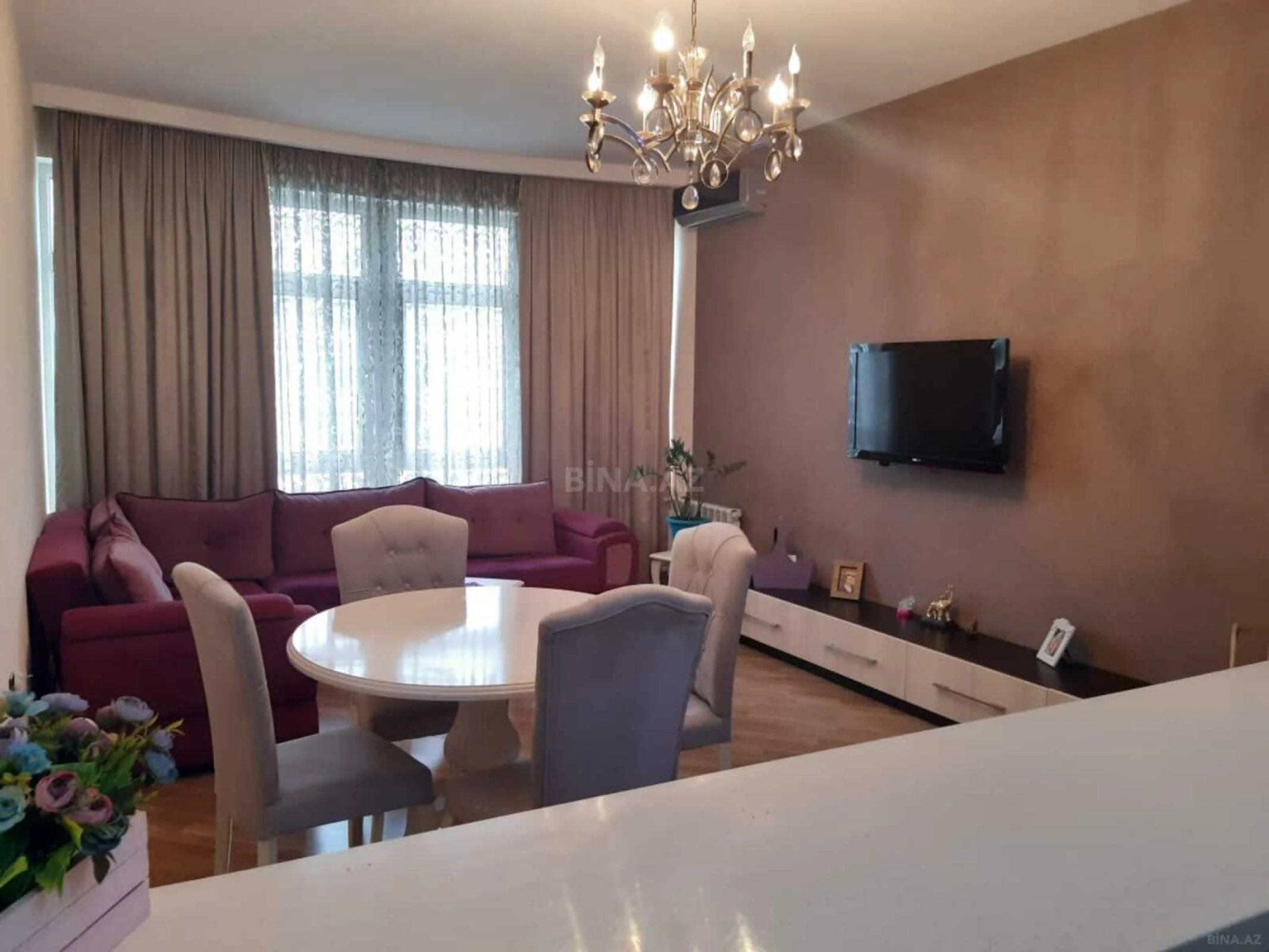 Kirayə verilir 2 otaqlı mənzil 70 m²