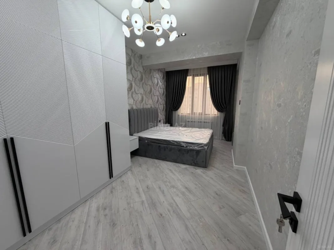 Satılır 3 otaqlı mənzil 107 m²