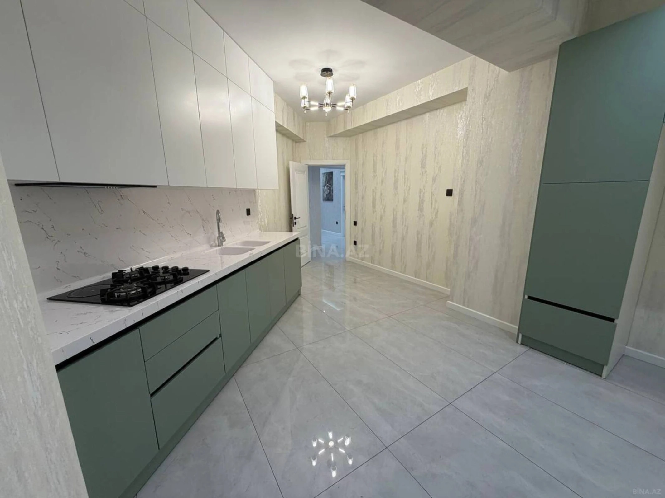 Satılır 3 otaqlı mənzil 107 m²