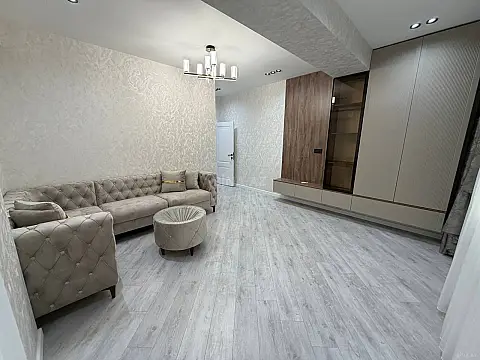Satılır 3 otaqlı mənzil 107 m²