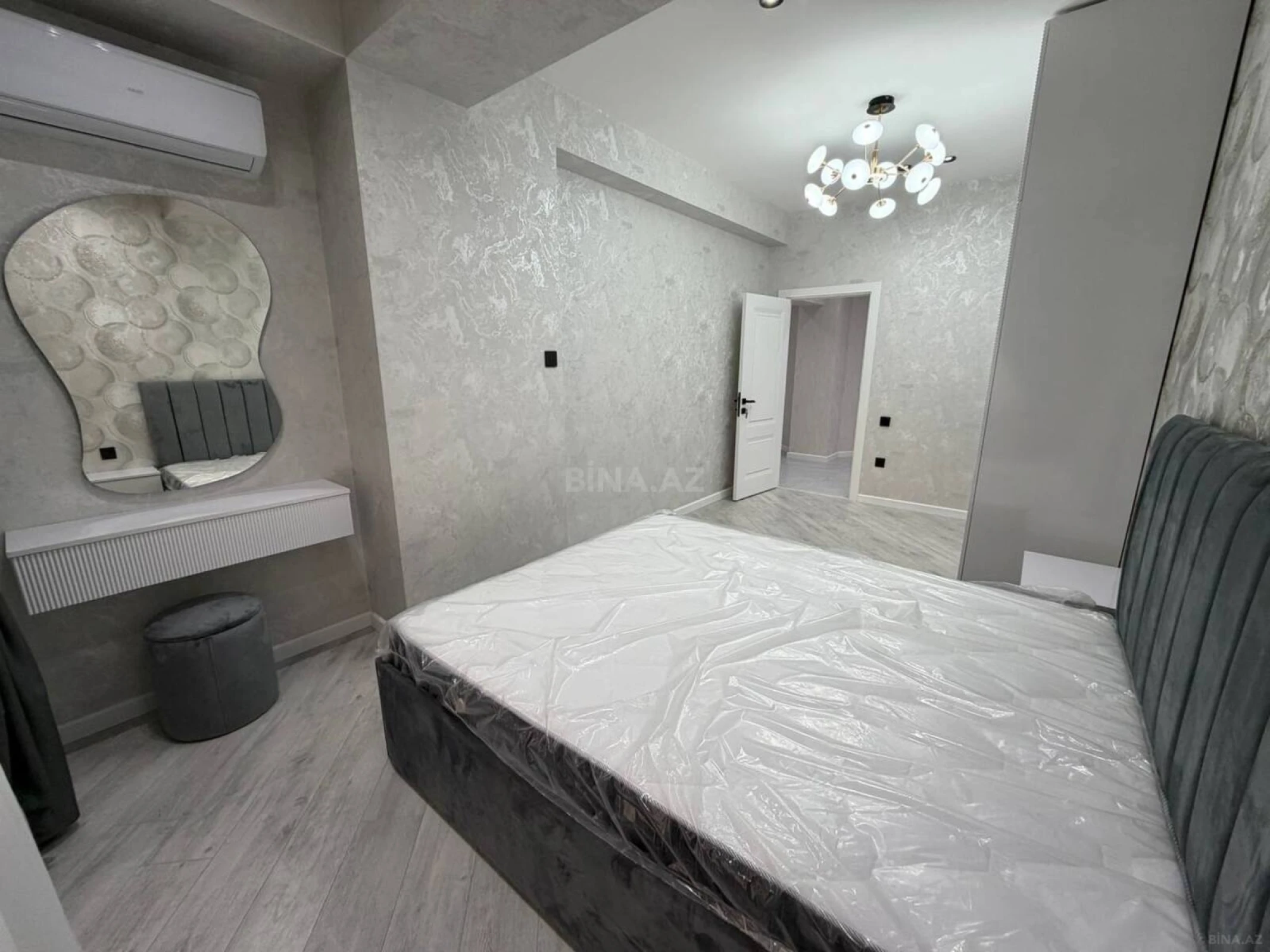 Satılır 3 otaqlı mənzil 107 m²