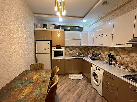 Satılır 2 otaqlı mənzil 75 m²