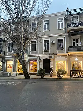 Satılır 3 otaqlı mənzil 90 m² — Bakı, İnşaatçılar 3 otaq 90.00 m²