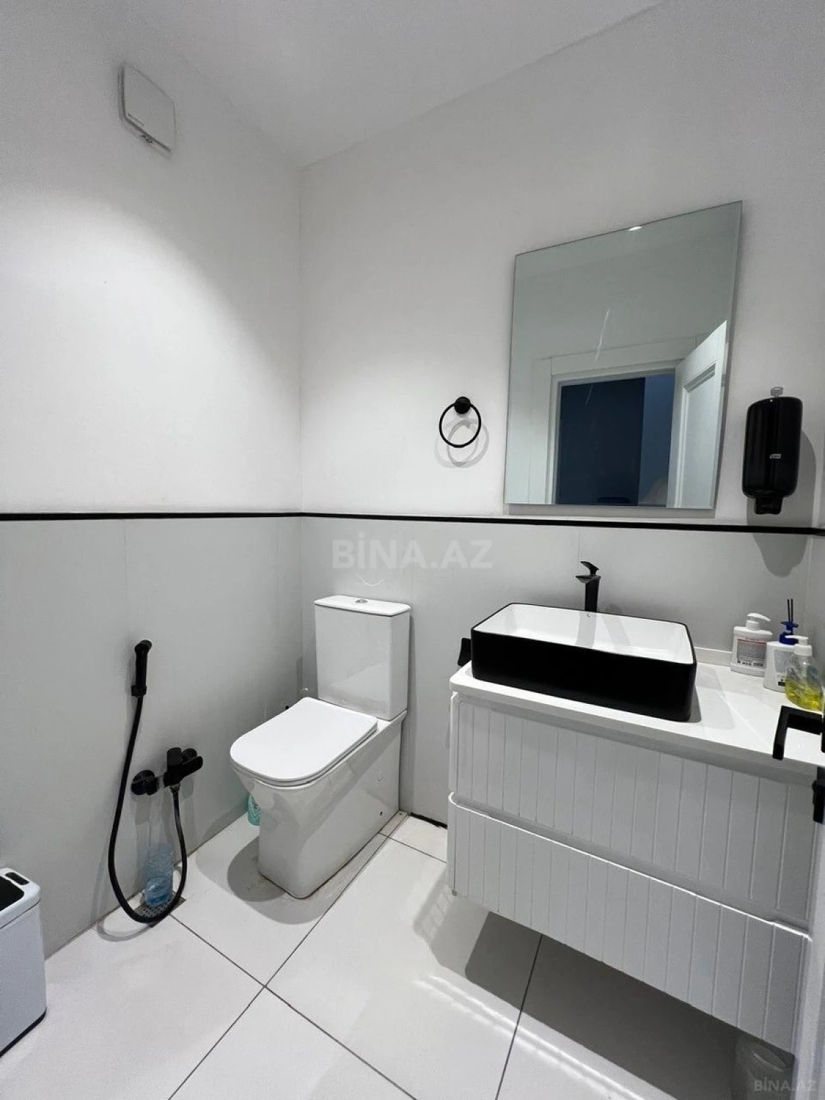 Kirayə verilir 5 otaqlı mənzil 190 m²