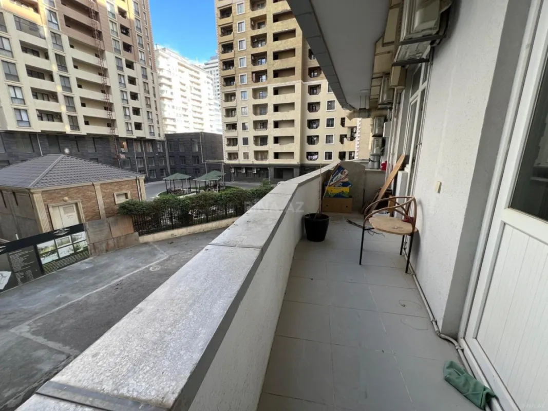 Kirayə verilir 5 otaqlı mənzil 190 m²