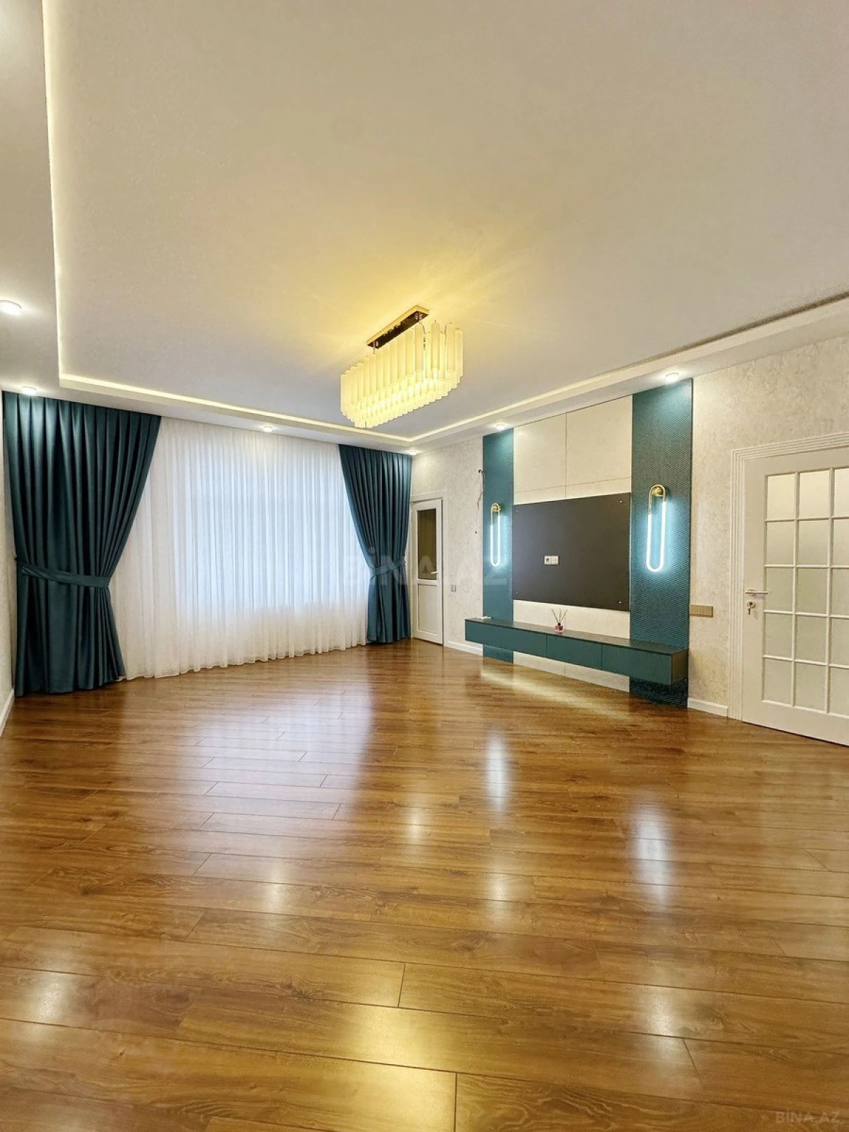 Satılır 2 otaqlı mənzil 84 m²