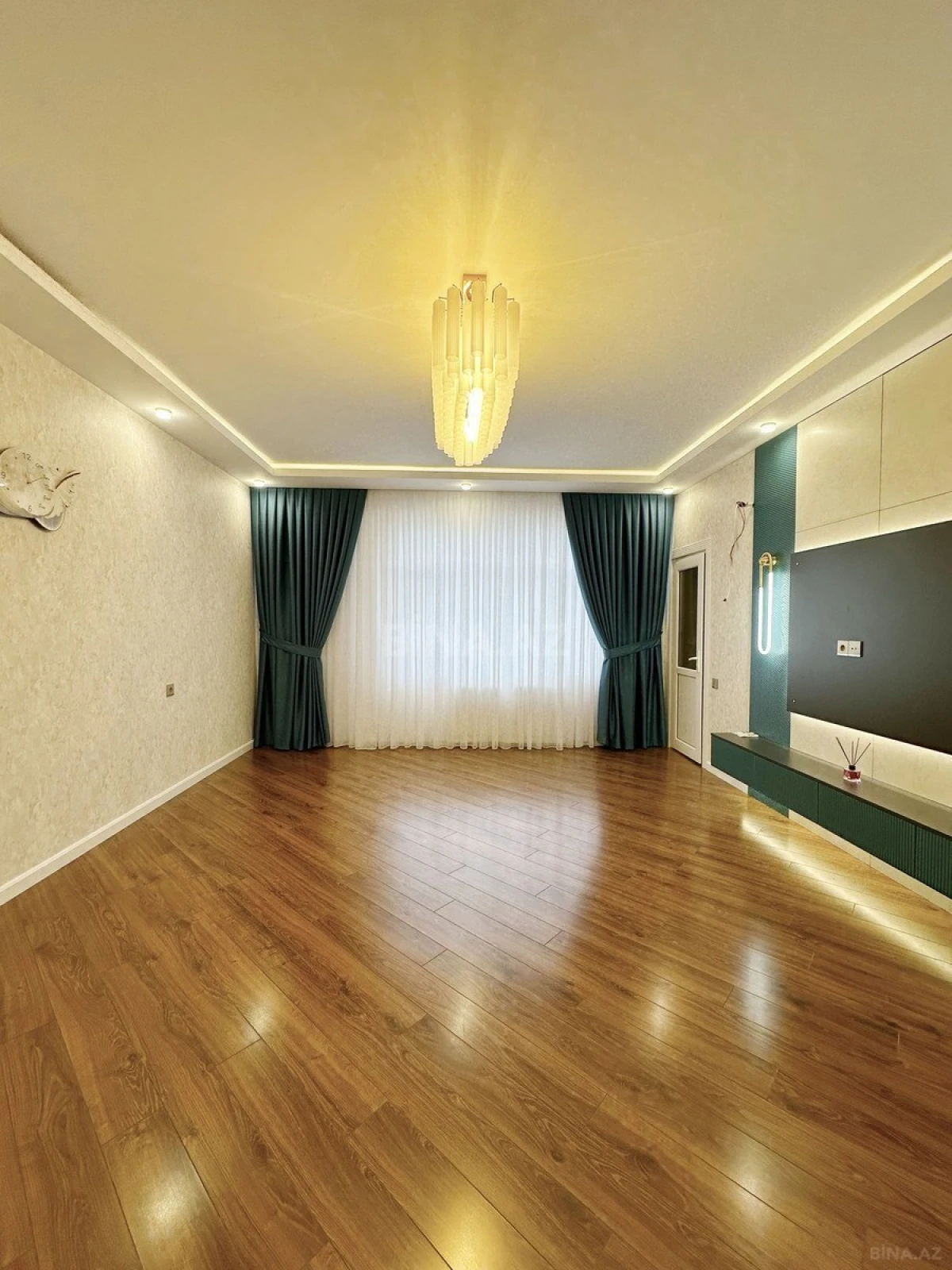 Satılır 2 otaqlı mənzil 84 m²
