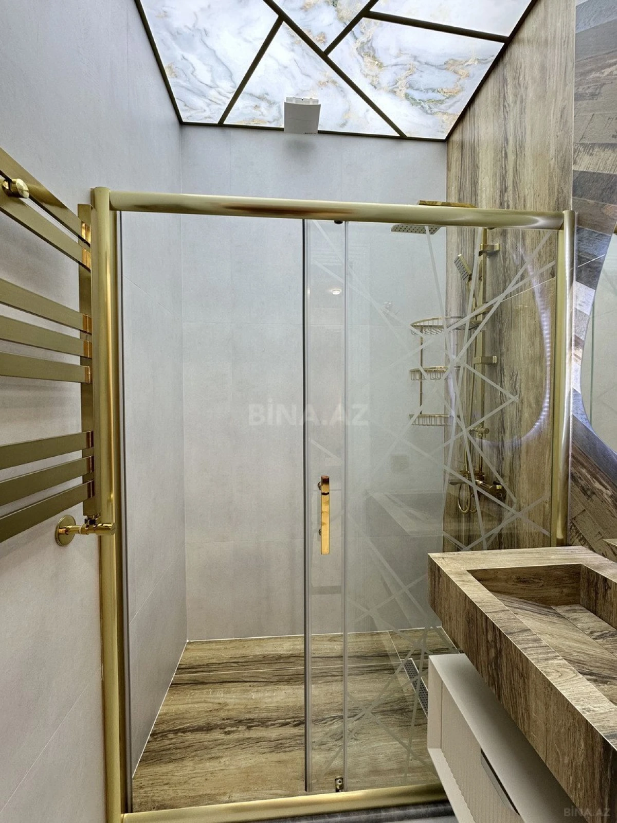 Satılır 2 otaqlı mənzil 84 m²