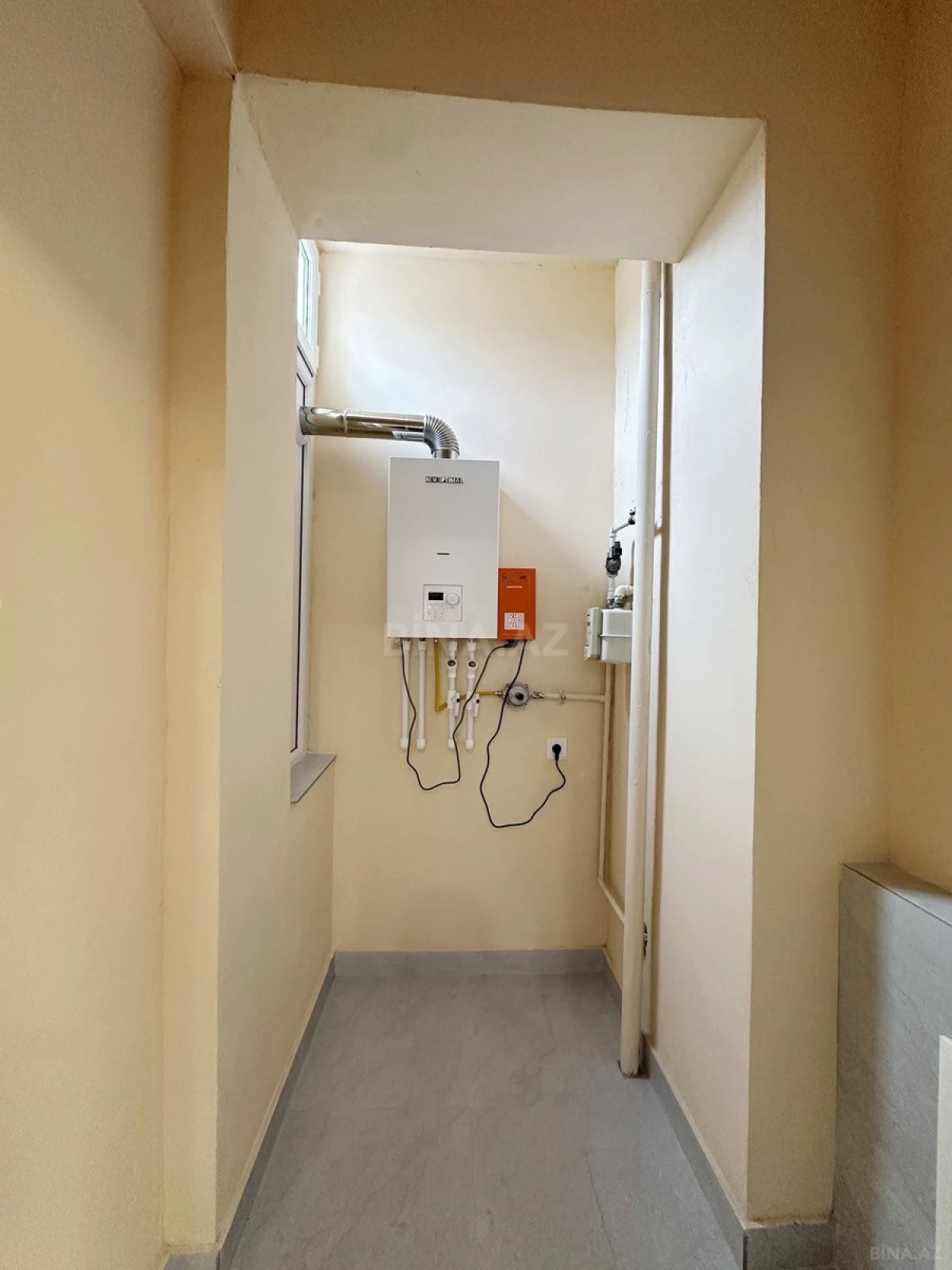 Satılır 2 otaqlı mənzil 84 m²