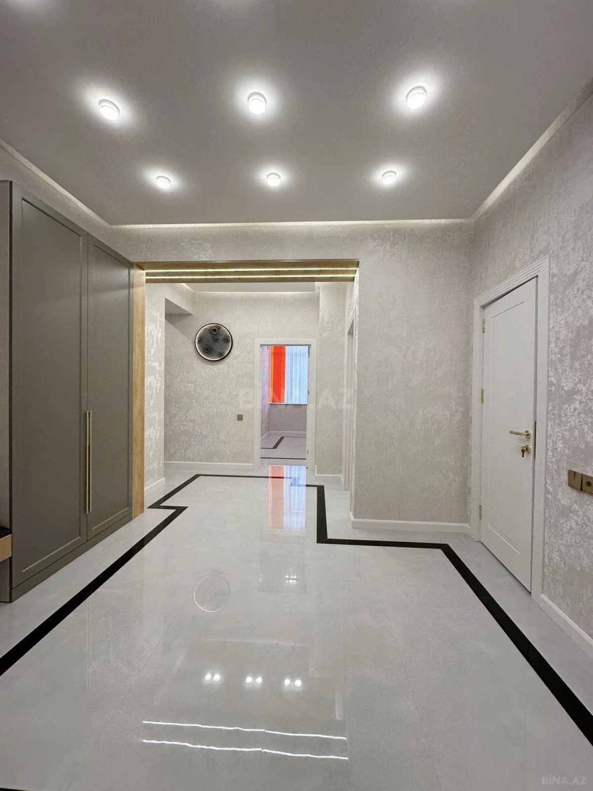 Satılır 2 otaqlı mənzil 84 m²