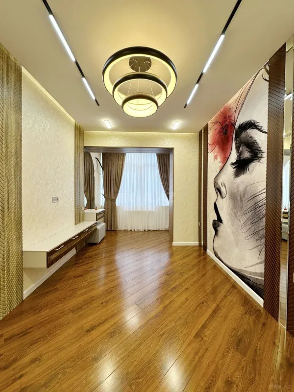 Satılır 2 otaqlı mənzil 84 m²