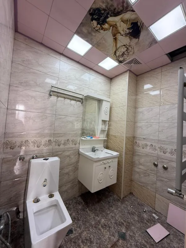 Satılır 4 otaqlı mənzil 208 m²