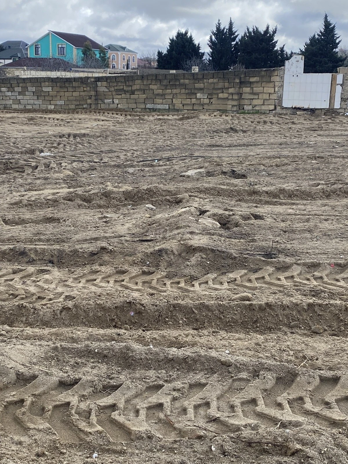 Satılır torpaq sahəsi 2 m²