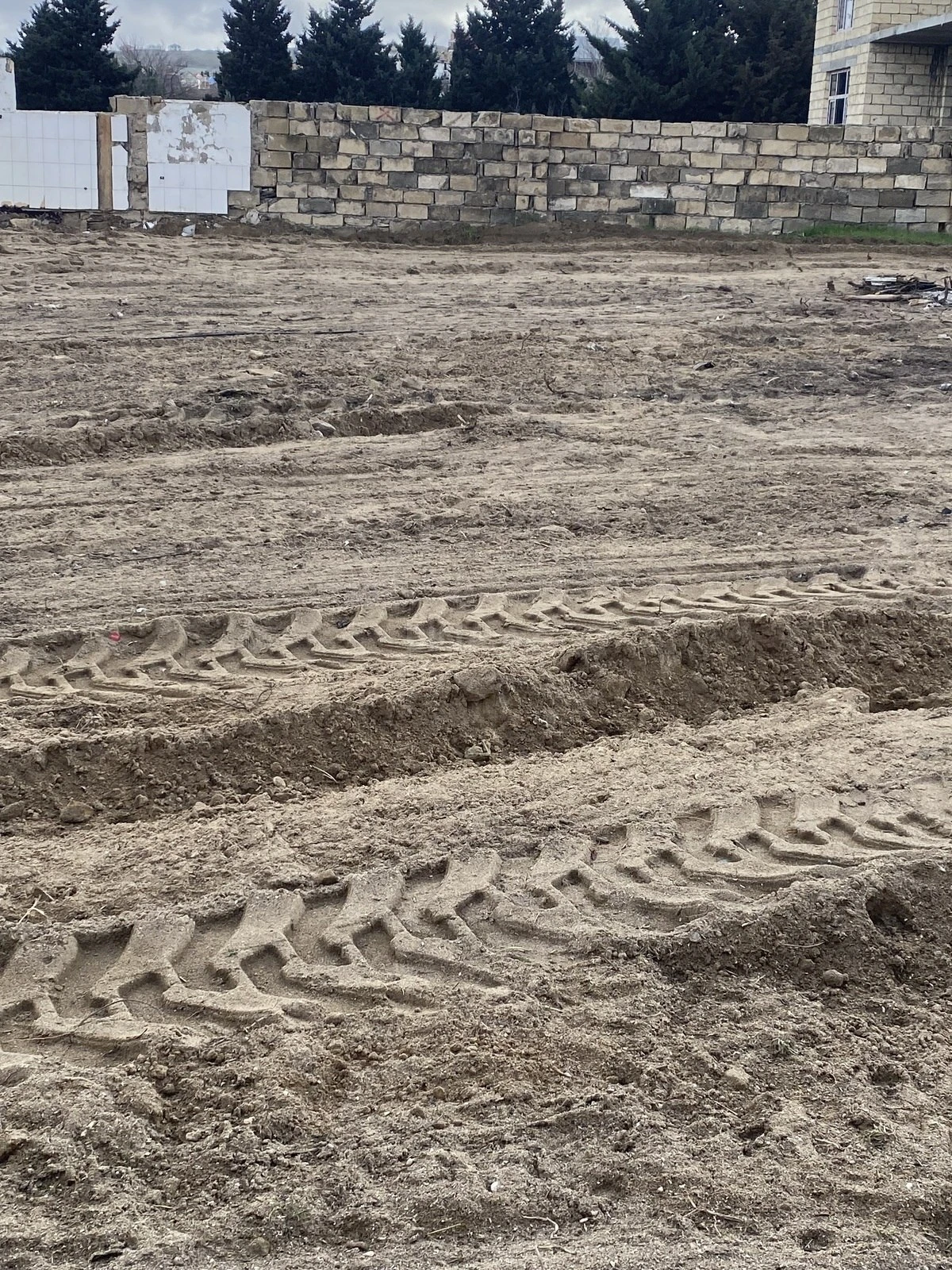 Satılır torpaq sahəsi 2 m²