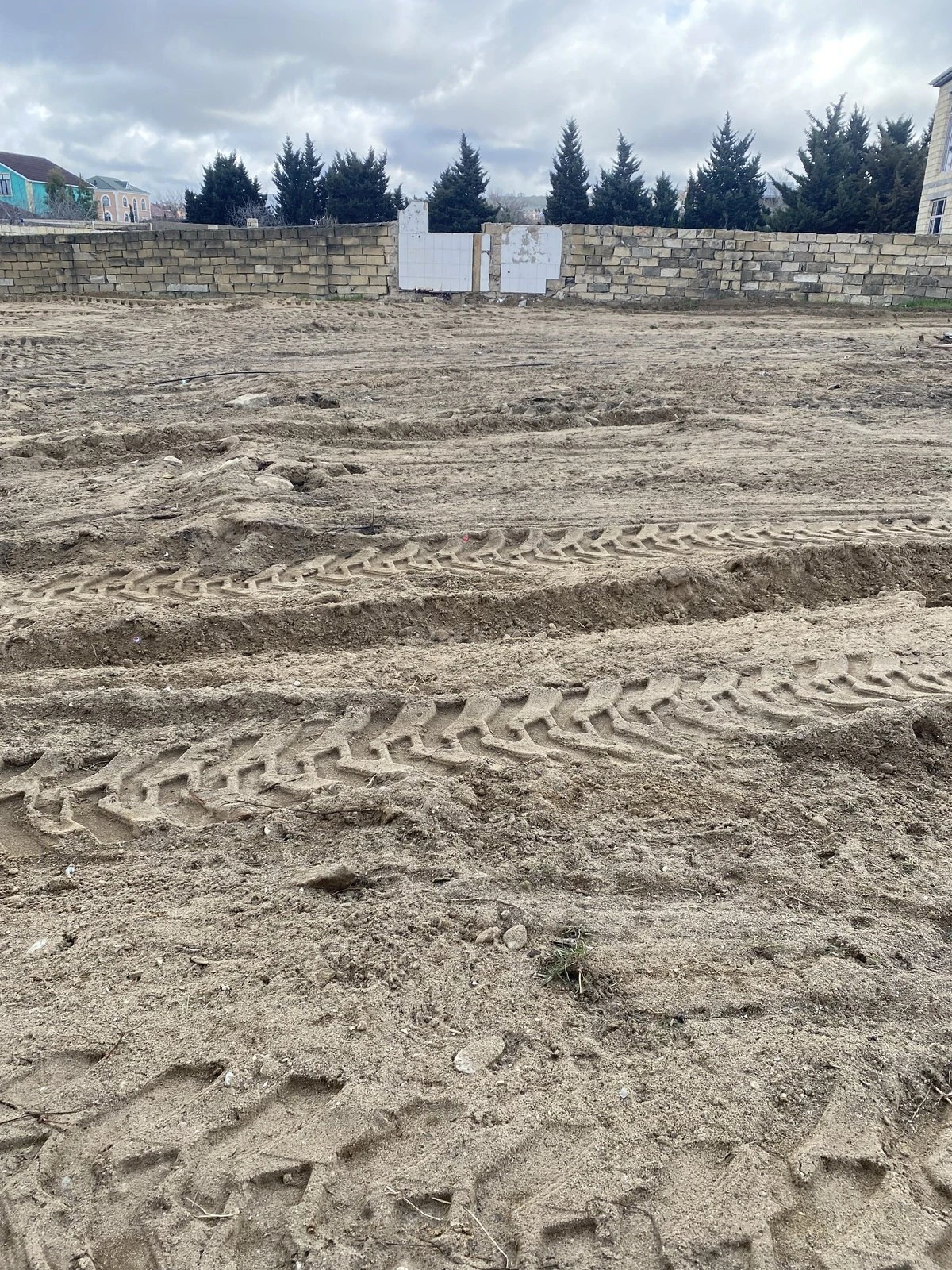 Satılır torpaq sahəsi 2 m²