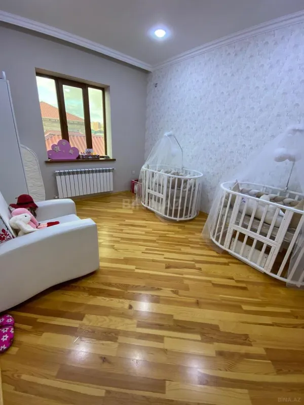 Satılır 5 otaqlı həyət evi 180 m²