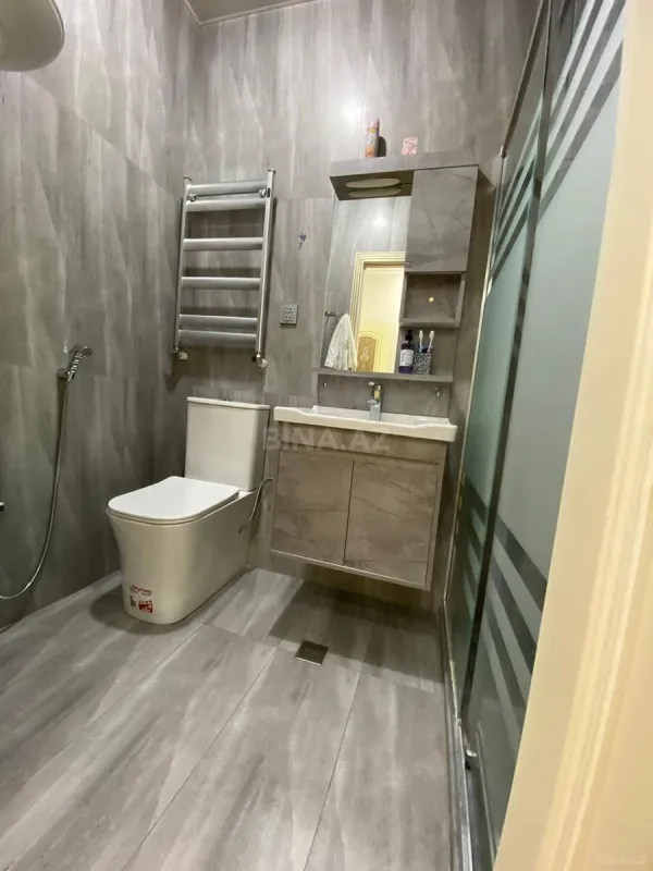 Satılır 5 otaqlı həyət evi 180 m²