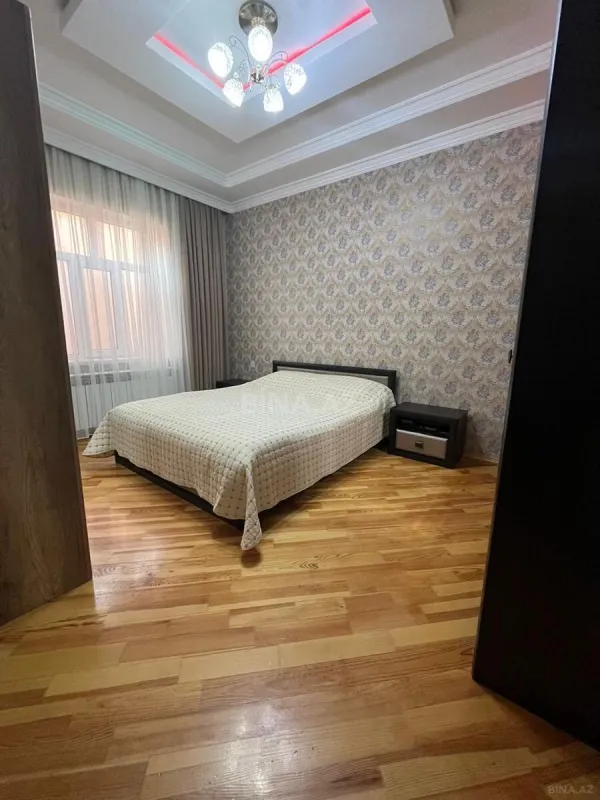 Satılır 5 otaqlı həyət evi 180 m²