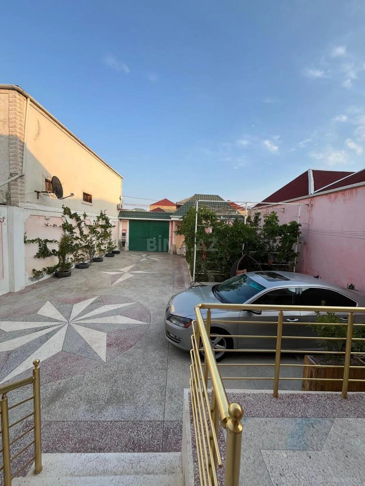 Satılır 5 otaqlı həyət evi 180 m²